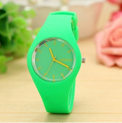 2020 Geneva Women Sport Watches Cream Color Ultra-thin Fashion Gift Silicone Strap Leisure Watch Women Women's Jelly Watches