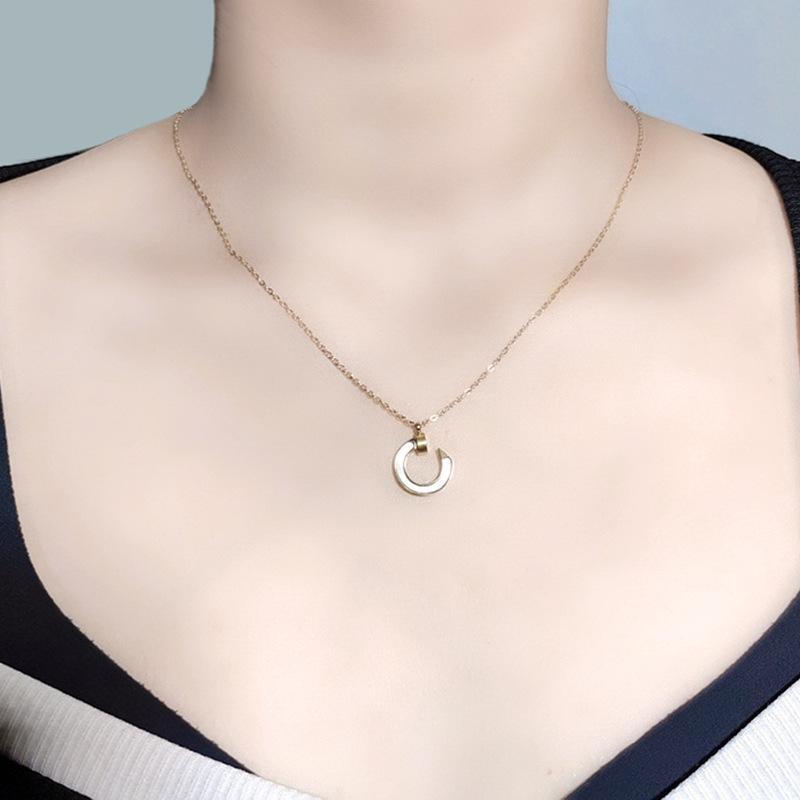 Ins wind light luxury jewelry titanium steel necklace female Korean version of the hundred do not lose color hook collarbone chain accessories spot Wholesale