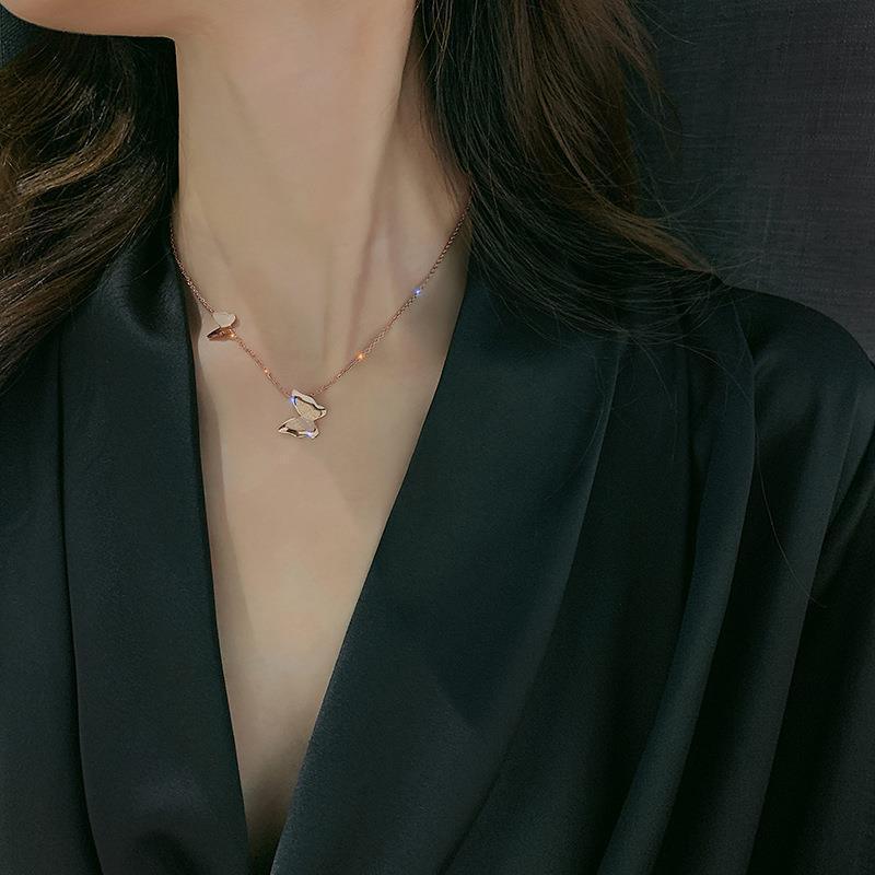 Titanium steel does not lose color butterfly necklace short female lock neck bone chain cold wind ins tide temperament net red simple jewelry