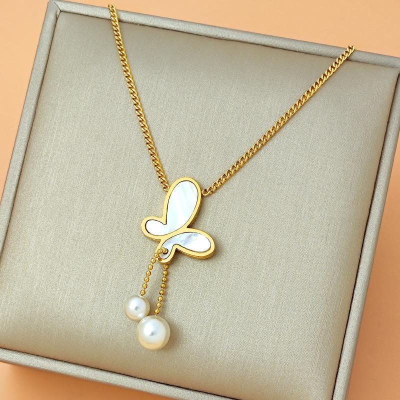 Japan and South Korea style simple temperament light luxury butterfly titanium steel necklace female niche design senior sense of pearl collarbone chain wholesale