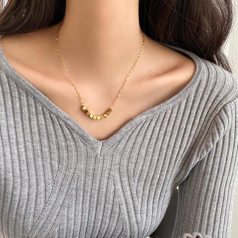 Temperament net red small square pendant necklace female collarbone chain light luxury niche design sense 2023 new sweater chain