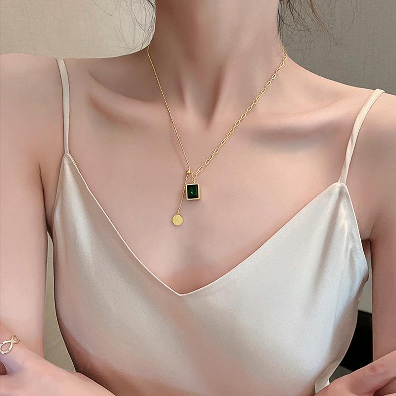Vintage emerald splicing collarbone chain female simple niche adjustable necklace cold wind titanium steel necklace new summer
