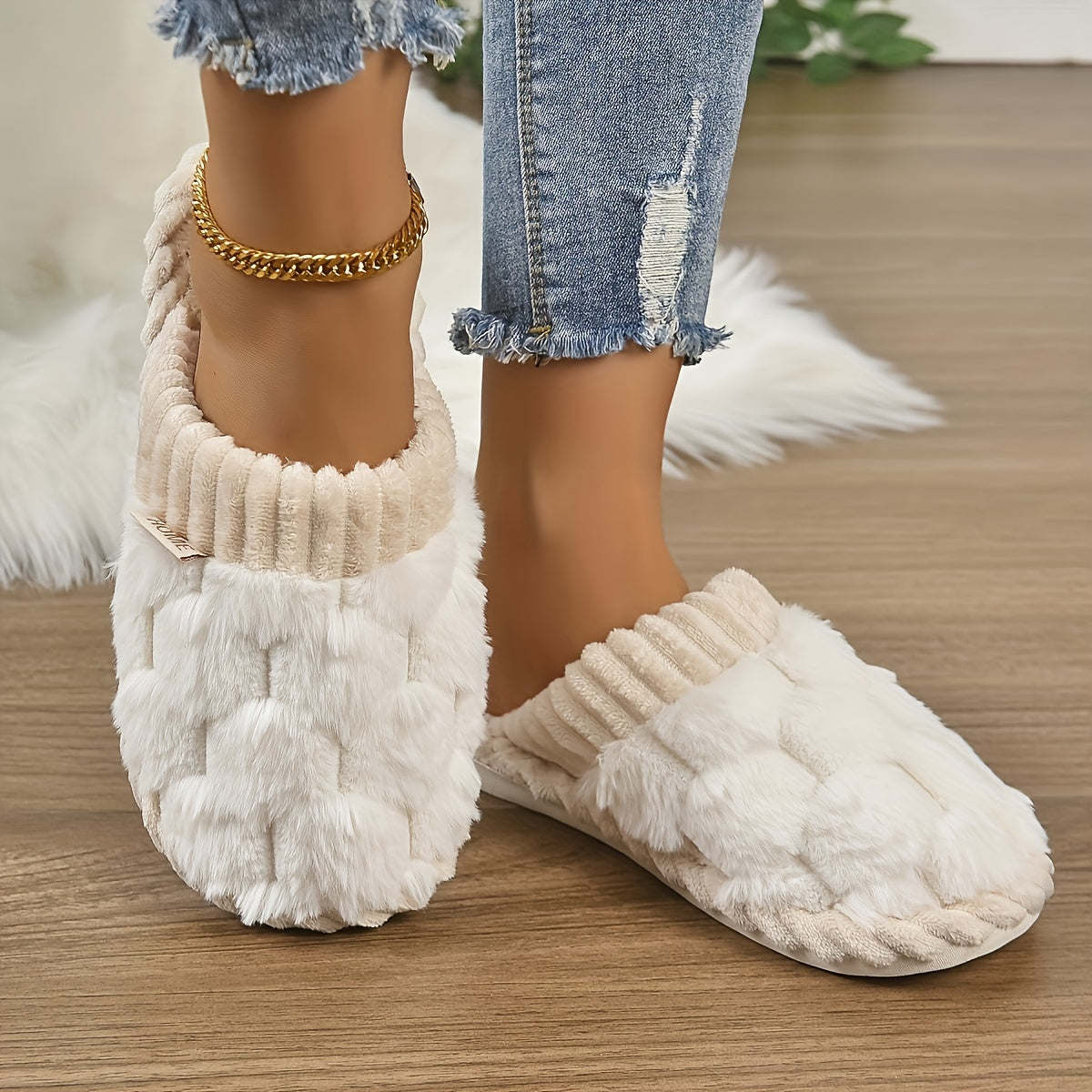 Cozy Colorblock Faux Fur Slippers Stylish Comfort for Indoors