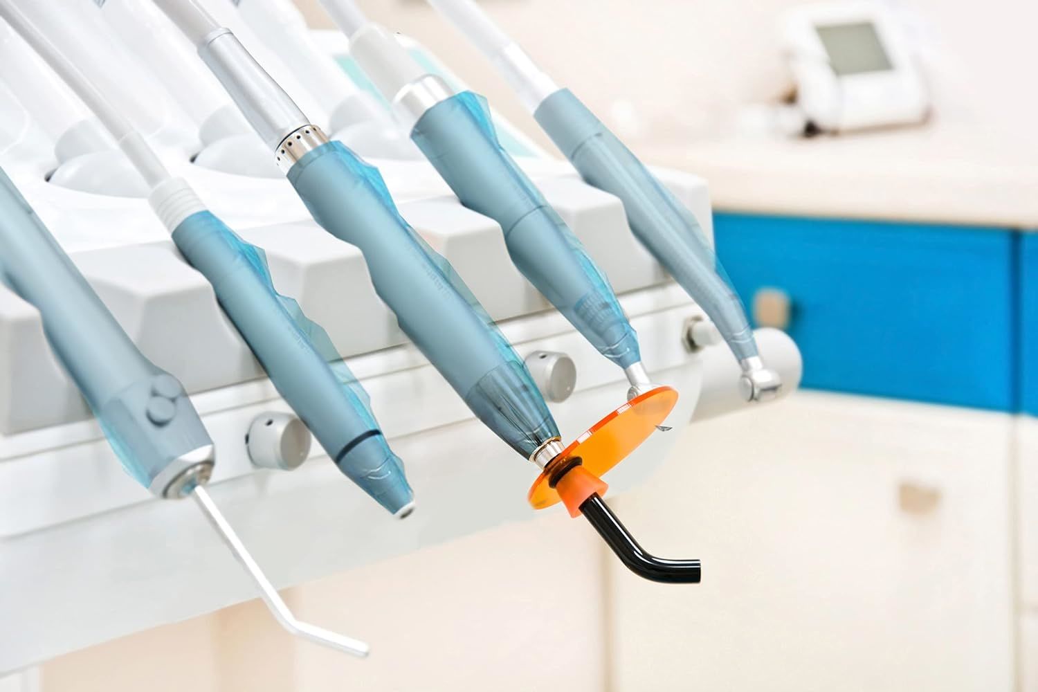 Universal Barrier Film 4" x 6". Roll of 1200 Disposable Adhesive Blue Tape in Dispenser Box. Protective Plastic 2 mil Sheets for Dental; Tattoo; Medic