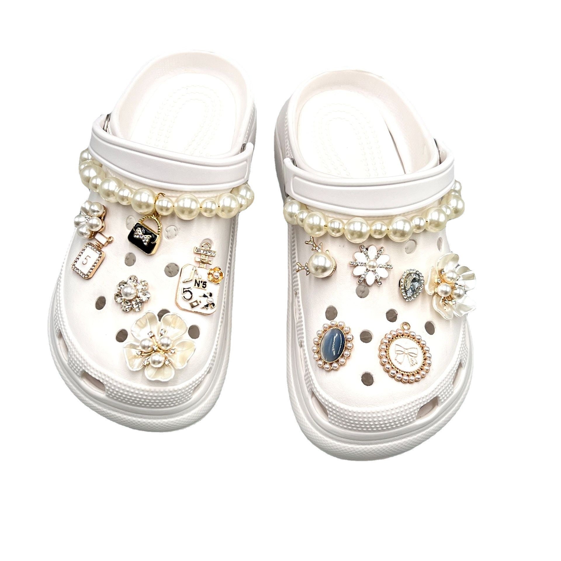 A set of Crystal Shoe Charms Fits Fashion Decoration For Clog Shoes Artificial Diamond Bling Chain Artificial Jewelry Accessories; Crocs Decoration