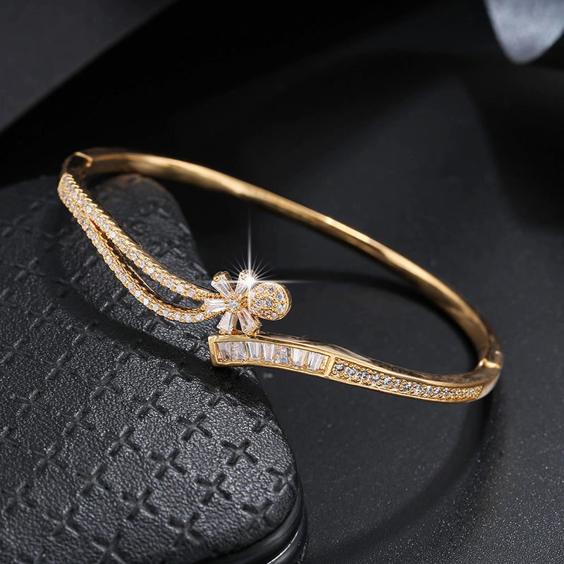 18K Gold Plated Zircon Inlaid Hollow Cross Bracelet Holiday Style Women's Fashion Jewelry