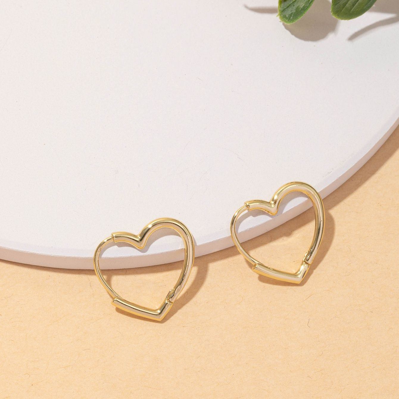 14K Gold Plated Heart Hoop Huggie Earrings Minimalist Simple Classic For Women Ladies Girls Valentine's Day Birthday Gift 1Pair