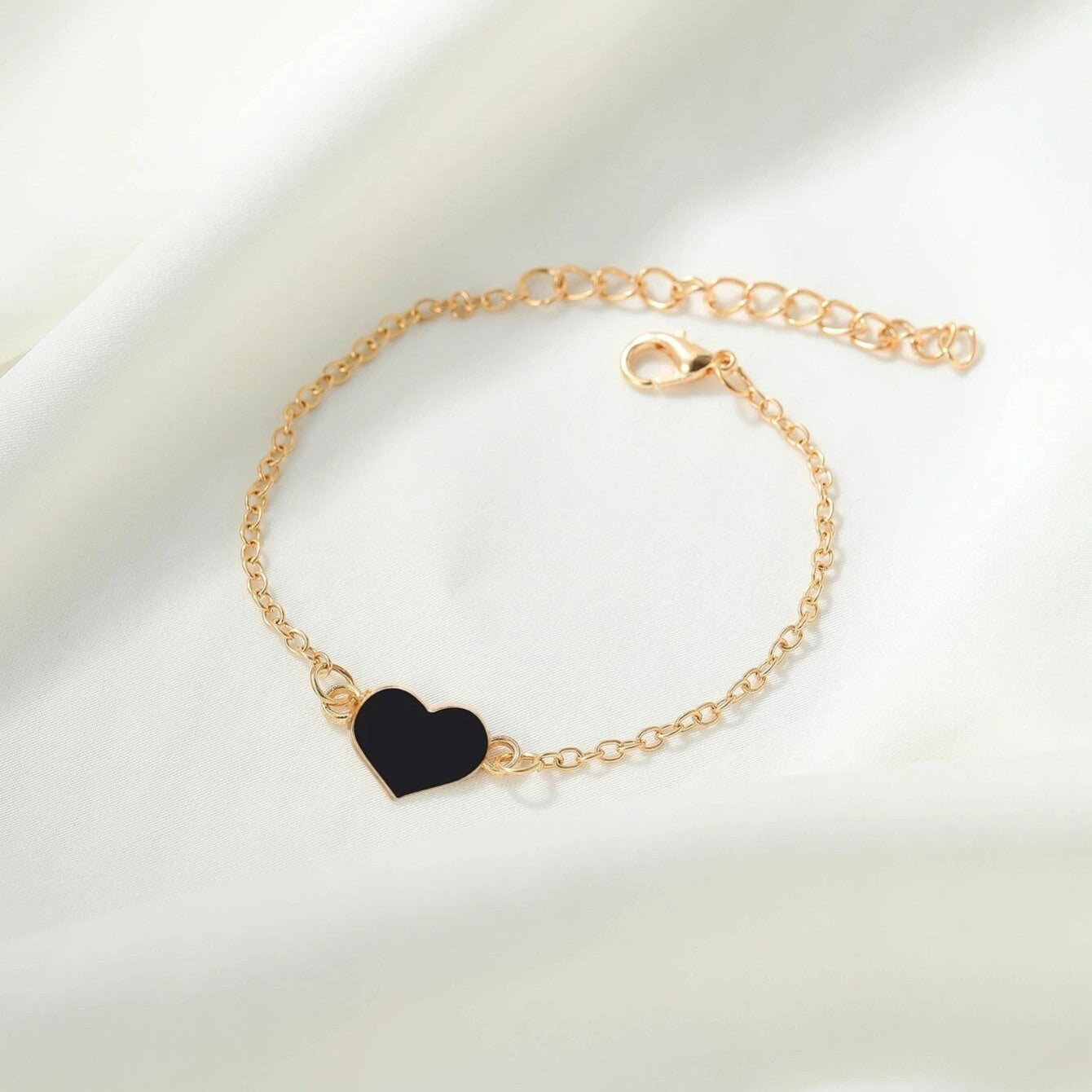 1pc Rhinestone Decor Zinc Alloy Polygon Dial Quartz Watch & 1pc Love Heart Bracelet Black Red Whtie