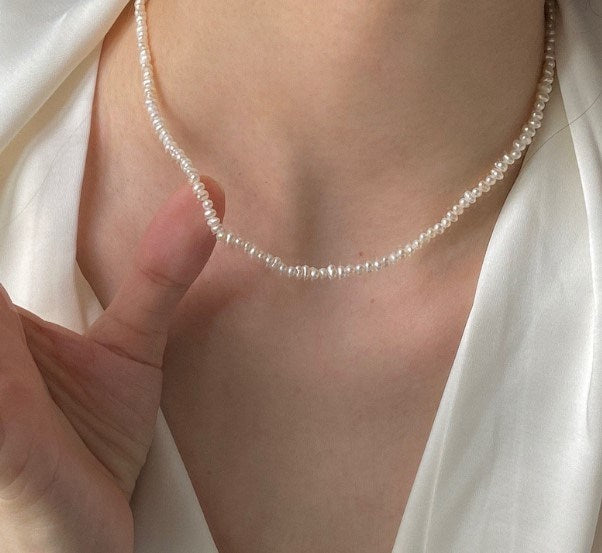 Women's Irregular Pearl Necklace