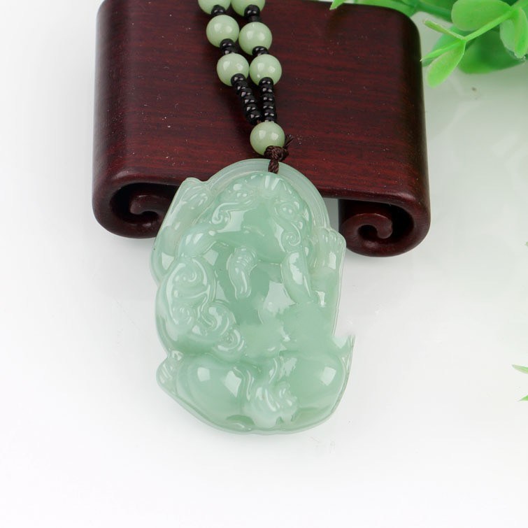 Dragon Guan Gong Gold Toad Brave Light Green Necklace