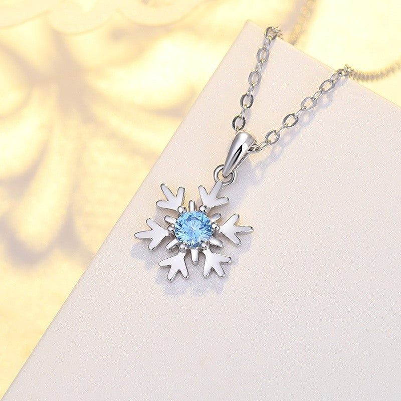 Simple Snowflake Pendant Necklace For Women Light Luxury