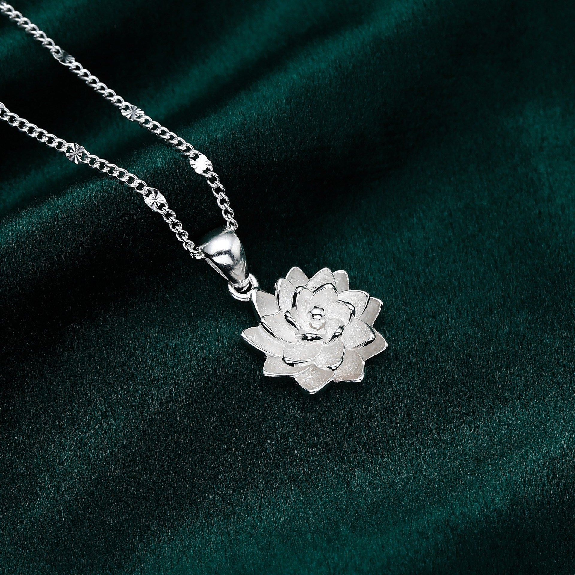 Pure Silver 990 Rotating Lotus Pendant Clavicle Necklace