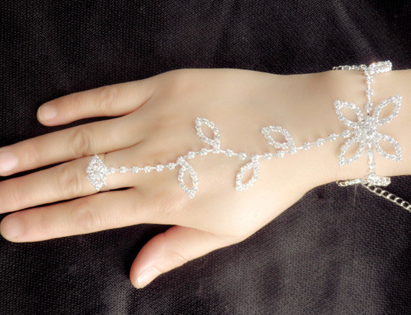 Super Rhinestone Bracelet Korean Style Latin Stage Performance Finger Chain Leaf Shape