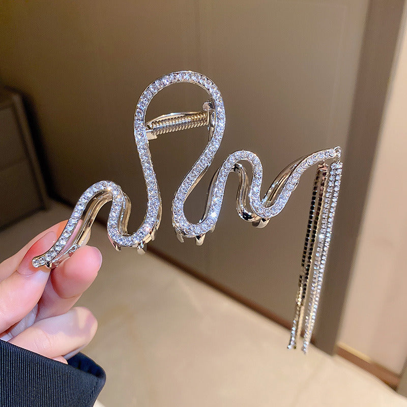 Back Of Head With Diamond Wavy Fringe Hairpin