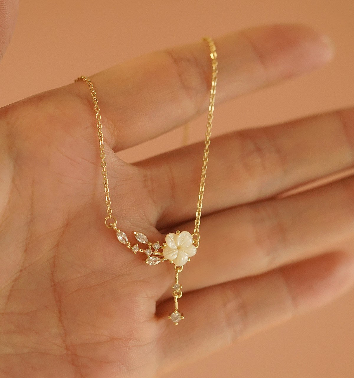 Plum Blossom Natural Mother Shell Exquisite Vintage Pearl Necklace