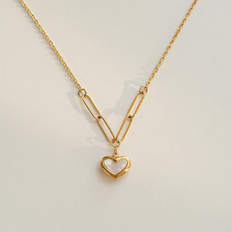 Women's Simple Fashion Shell Peach Heart Necklace