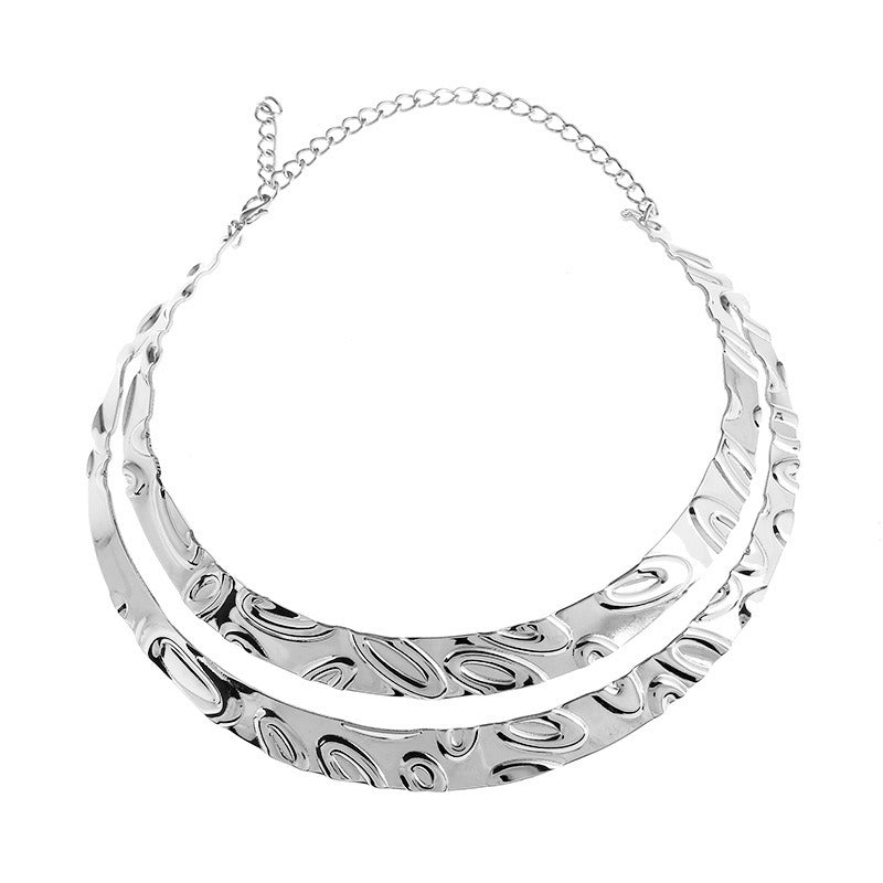 Women's Metal Oval Pattern Short Necklace