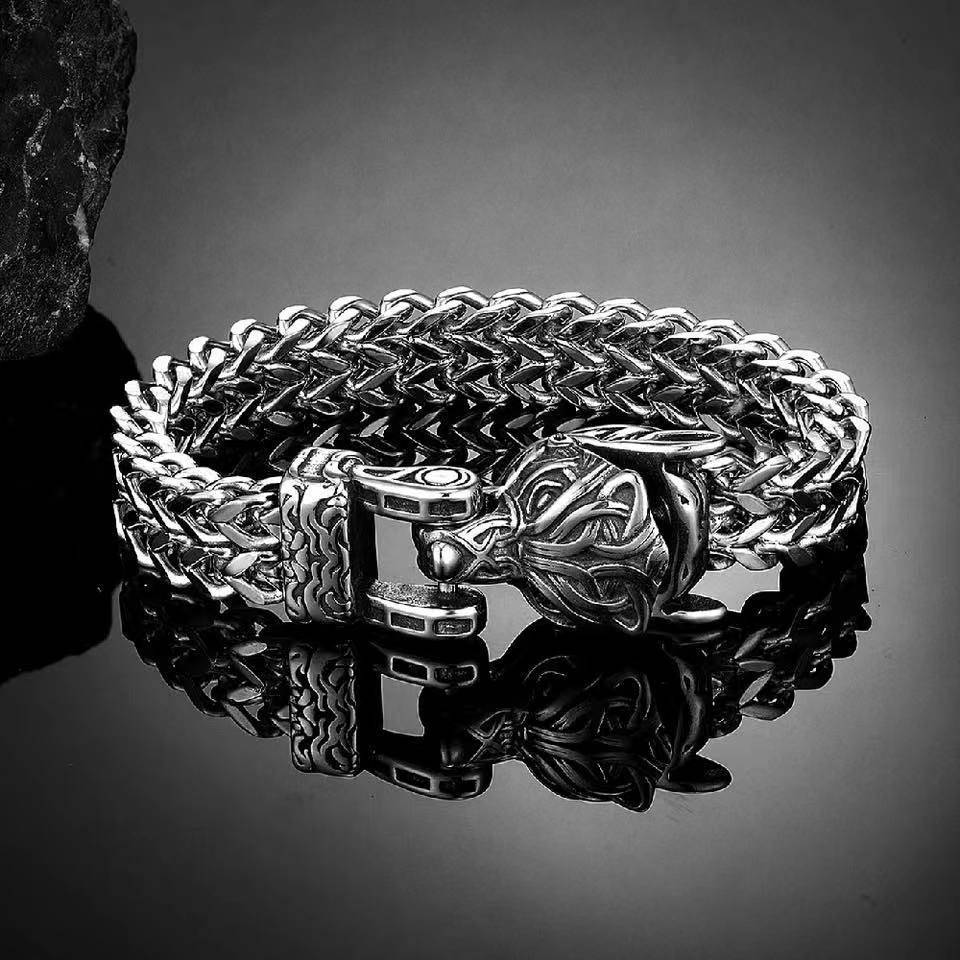 New Nordic Men's Bracelet Retro Punk Stainless Steel Wolf Head Bracelet Thick Type Positive And Negative Bracelet Does Not Fade