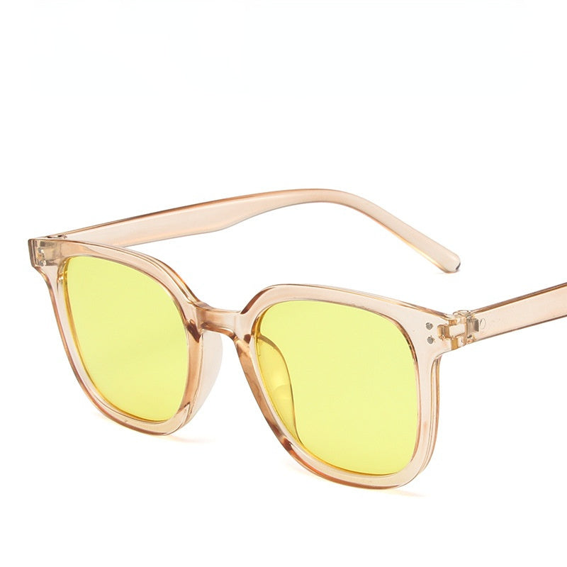 Square Sunglasses Fashion Sun Glasses Rivets Decoration Women Sunglass Retro Female Oversized UV400 Brown Yellow Shades Eyewear