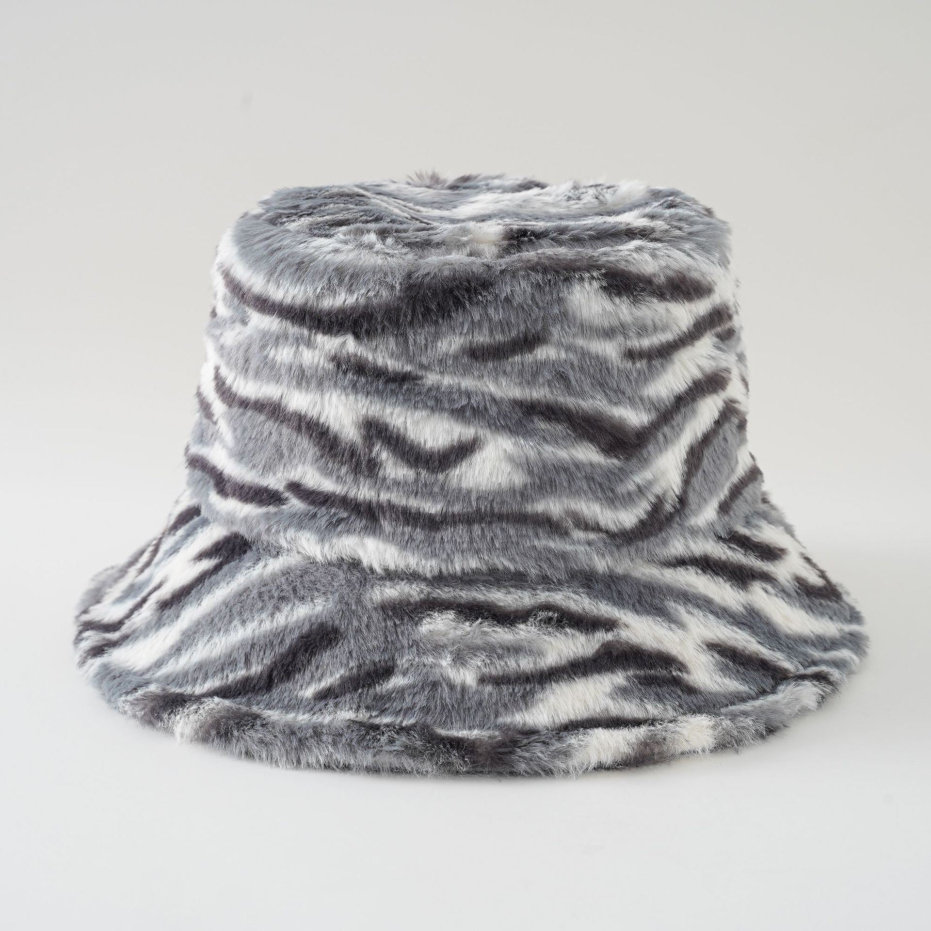 European and American autumn and winter new thickened basin hat women's trendy striped plush warm fisherman hat fashion trend