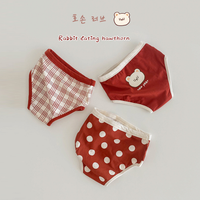 children's underwear.  Cotton + fiber, girls triangle / flat horn underwear, boys flat horn / triangle underwear, three mixed wear, S/M / L / XL, 95-135cm height, 2-6 years old, class A