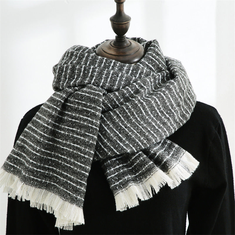 Manufacturers wholesale new style autumn and winter cashmere classic solid color tassels simple lines plaid scarf shawl women