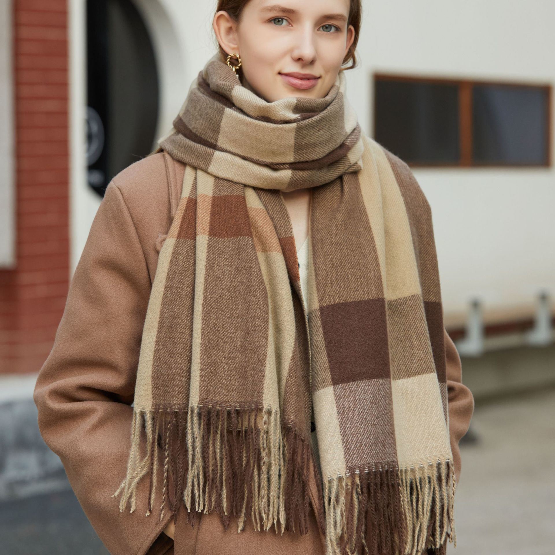 Autumn and winter new plaid scarf; cashmere tassel; lengthening; warm keeping; fashion; simple shawl; scarf; factory wholesale