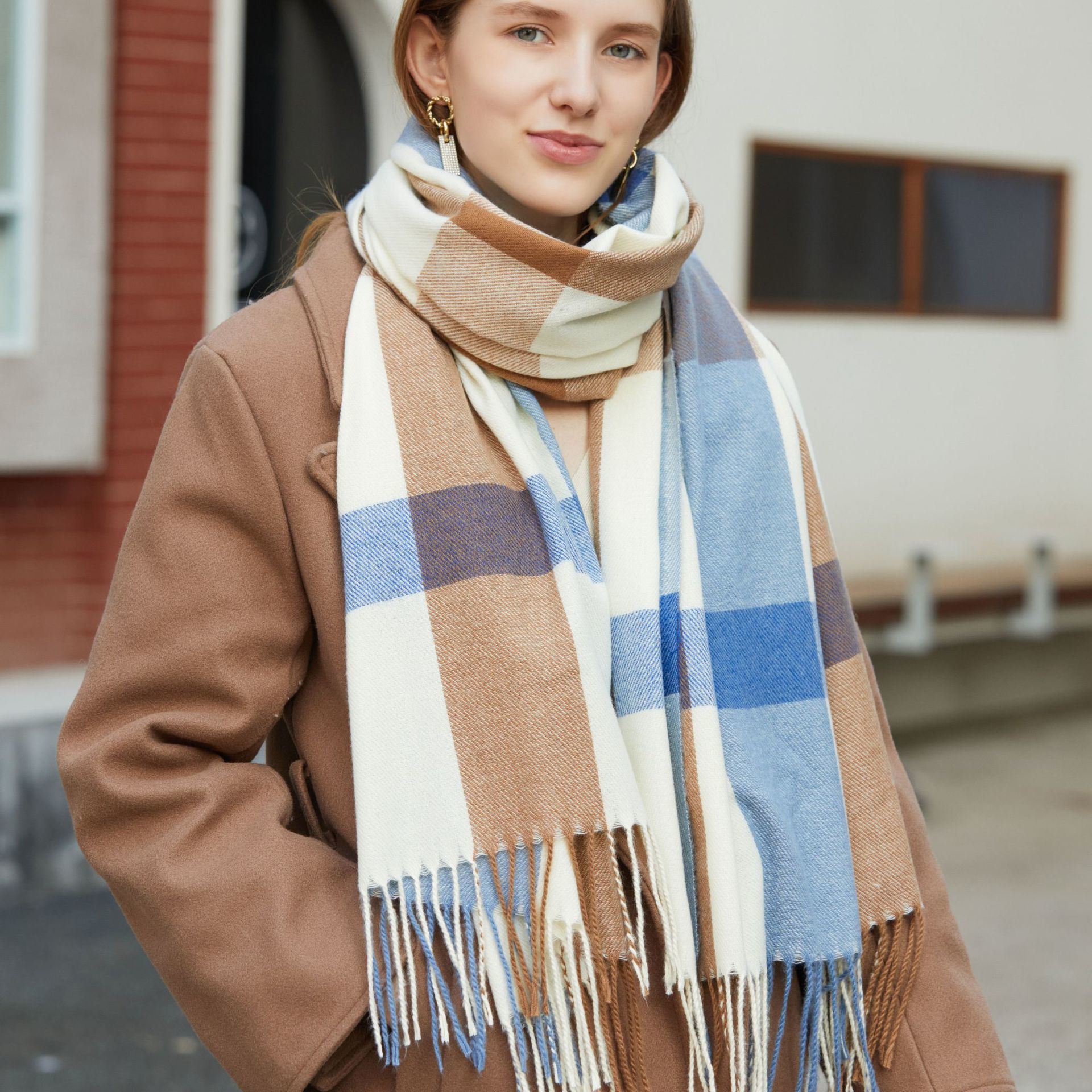 Autumn and winter new plaid scarf; cashmere tassel; lengthening; warm keeping; fashion; simple shawl; scarf; factory wholesale