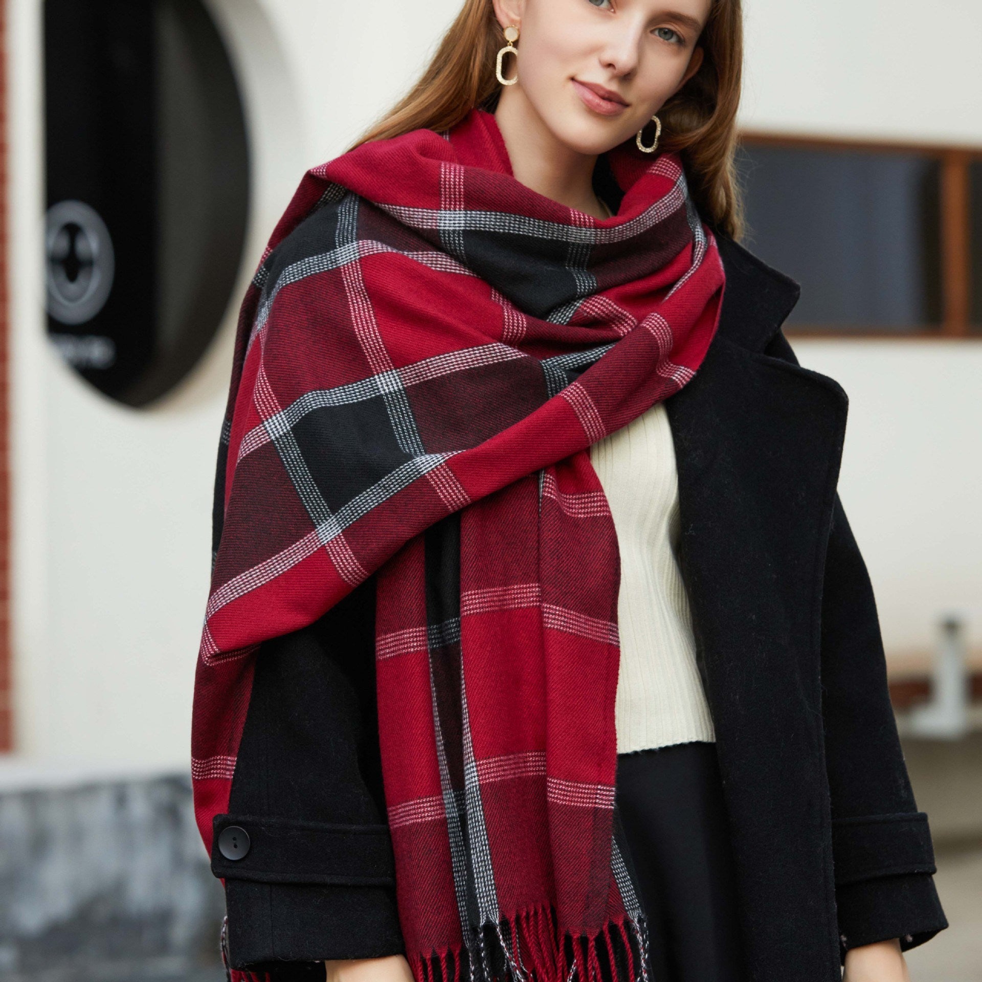 2022 New checked scarf; cashmere like warm contrast shawl; European and American street tassel factory straight hair