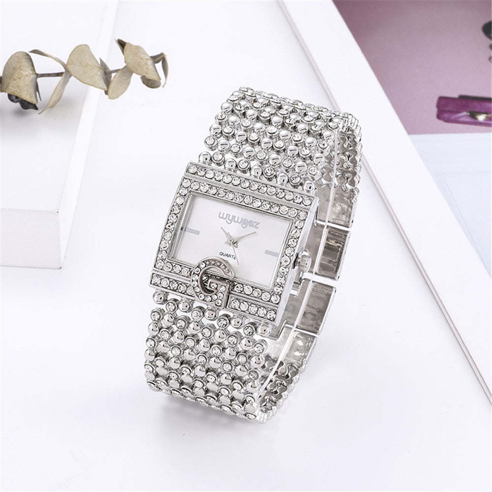 Simple Square Gold Watches Women Fashion Casual Alloy bracelet Ladies Wristwatches 2021 G Diamond Scale Dial Female Quartz Clock