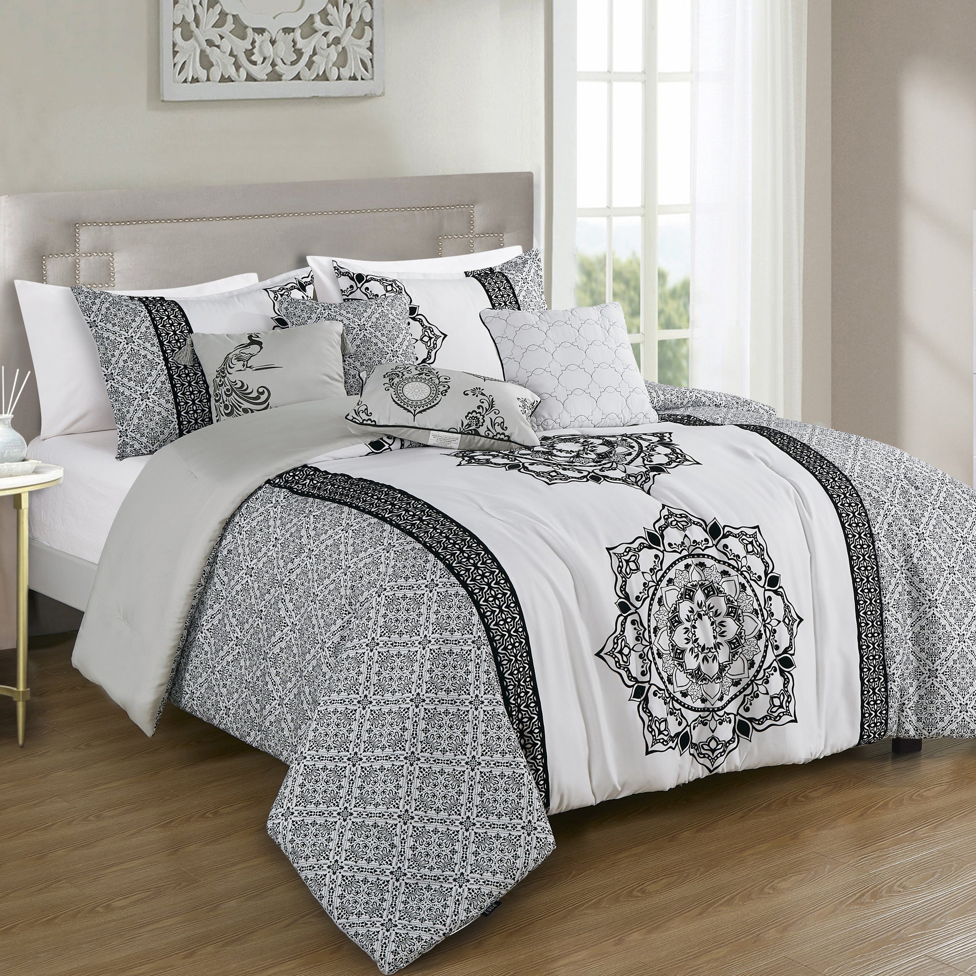 Harini 7 Pieces Comforter Set