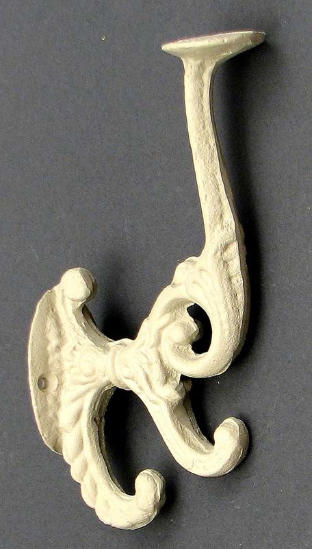 WHITE VICTORIAN HOOK SET/2