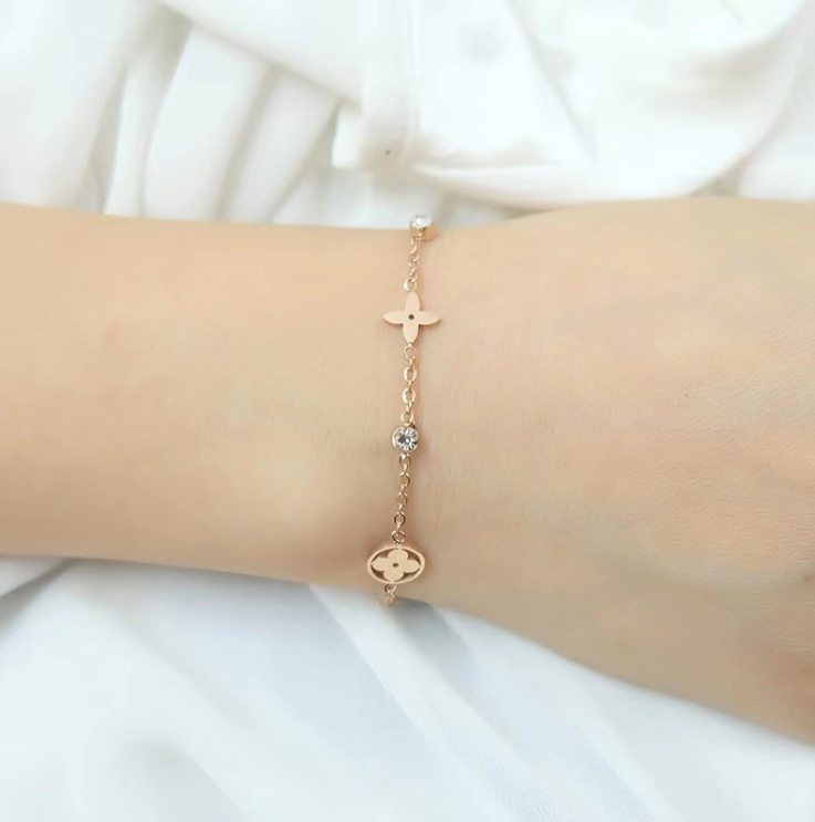 Women Stainless Steel Four-leaf Flower Diamond Bracelet