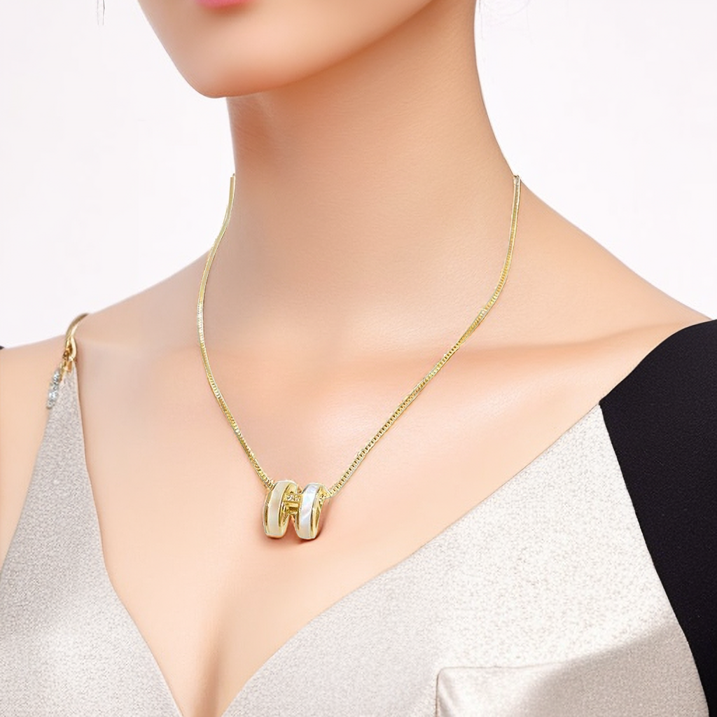 Summer new tide simple light luxury niche design H letters imitation shell necklace female high-level sense of the collarbone chain explosive models