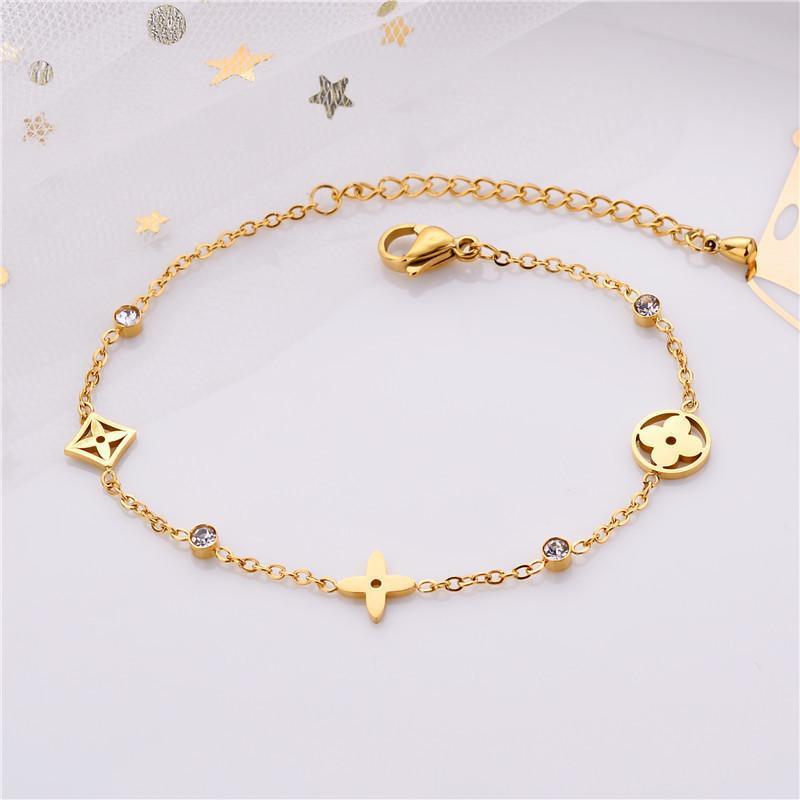 Europe and the United States ins wind simple versatile titanium steel bracelet four-leaf clover female niche design sense of fashion hand jewelry manufacturers wholesale