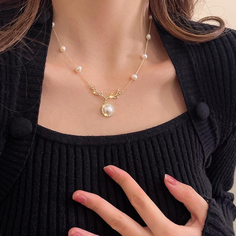 Net red with a deer have you pearl necklace female fashion small elk collarbone chain delicate simple antler pendant
