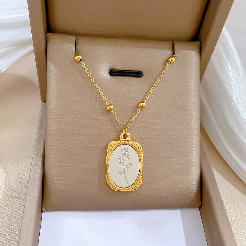 Fashion titanium steel necklace box rose female niche design simple pendant short collarbone chain Korean cold wind neck chain