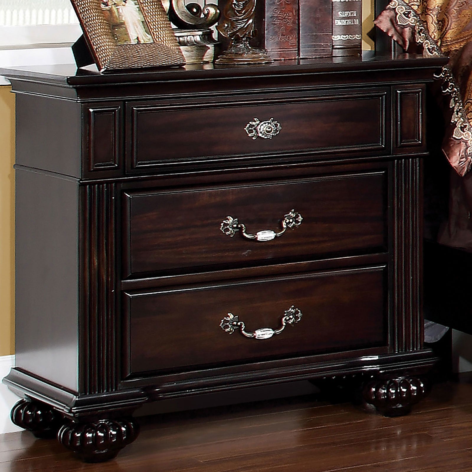 1pc Nightstand Only Traditional Dark Walnut Solid wood 3-Drawers Ball Bearing Metal Glides Antique Brass Handles w/ Acrylic Accent Bedroom Furniture