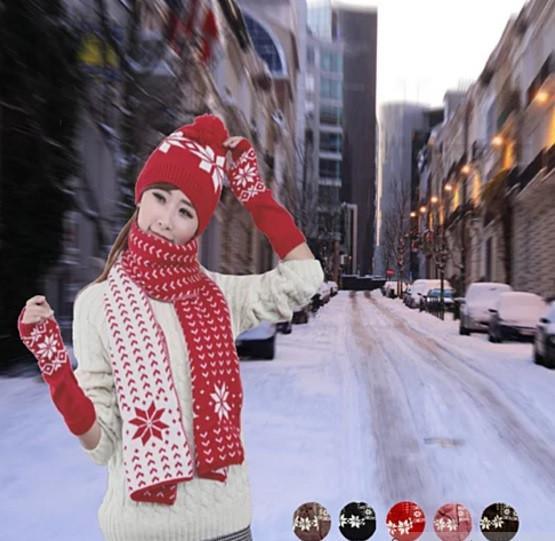 Snow Angel 3 pc XMas Set of Scarf; Hat And Gloves In 2 Tones