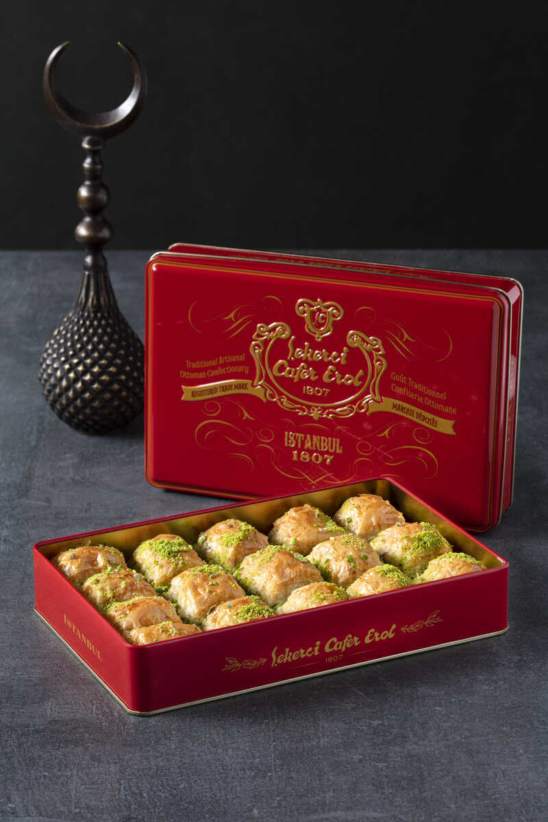 Şekerci Cafer Erol Buttery Dry Baklava with Pistachio in Red Tin Box - 900 g