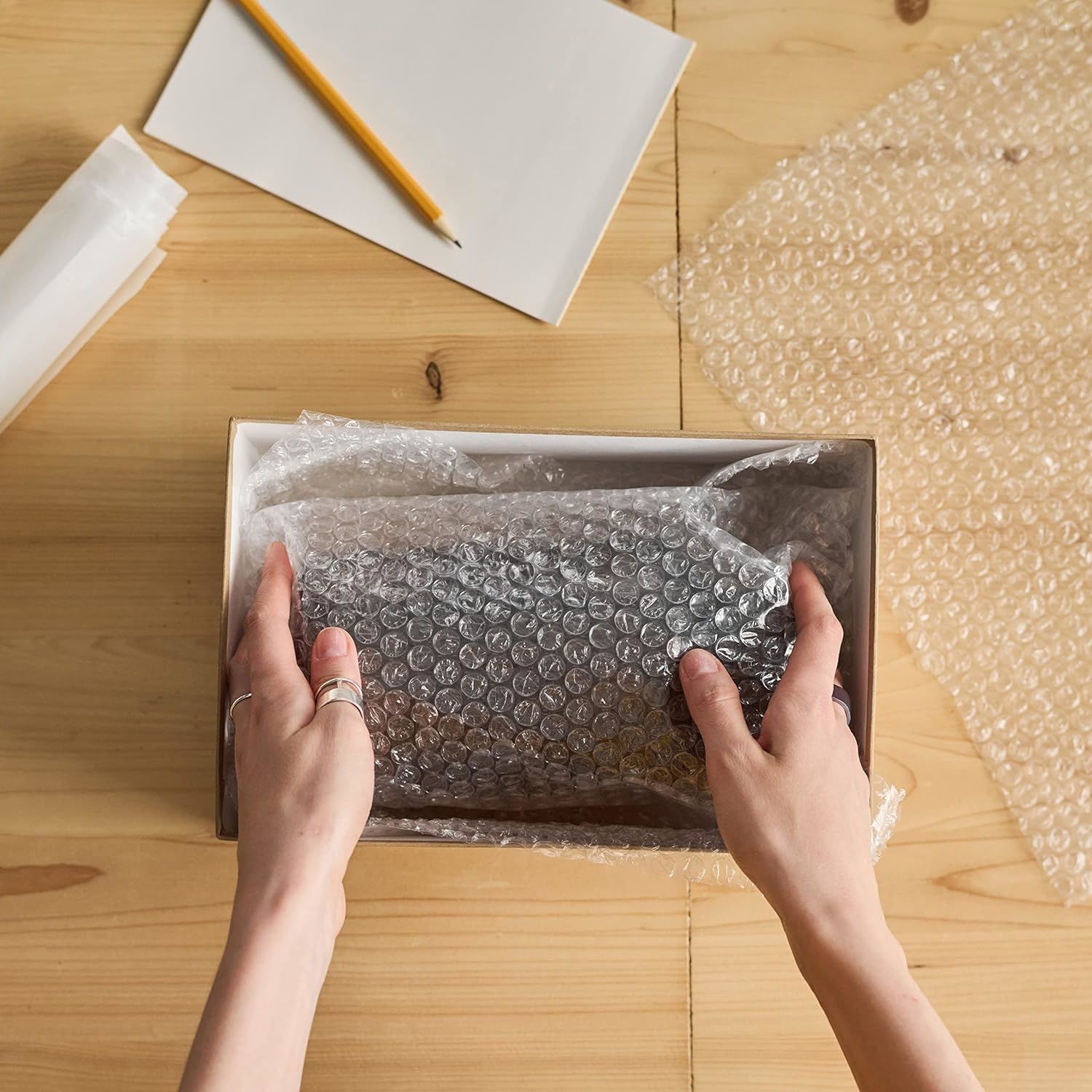Bubble Out Bags 3.5 x 4 Inch Size. Pack of 25 Bubble Pouches 3" 1/2 x 4". Waterproof Bubble Packaging Envelopes. Self-Sealing Pouch for Moving. Bubble