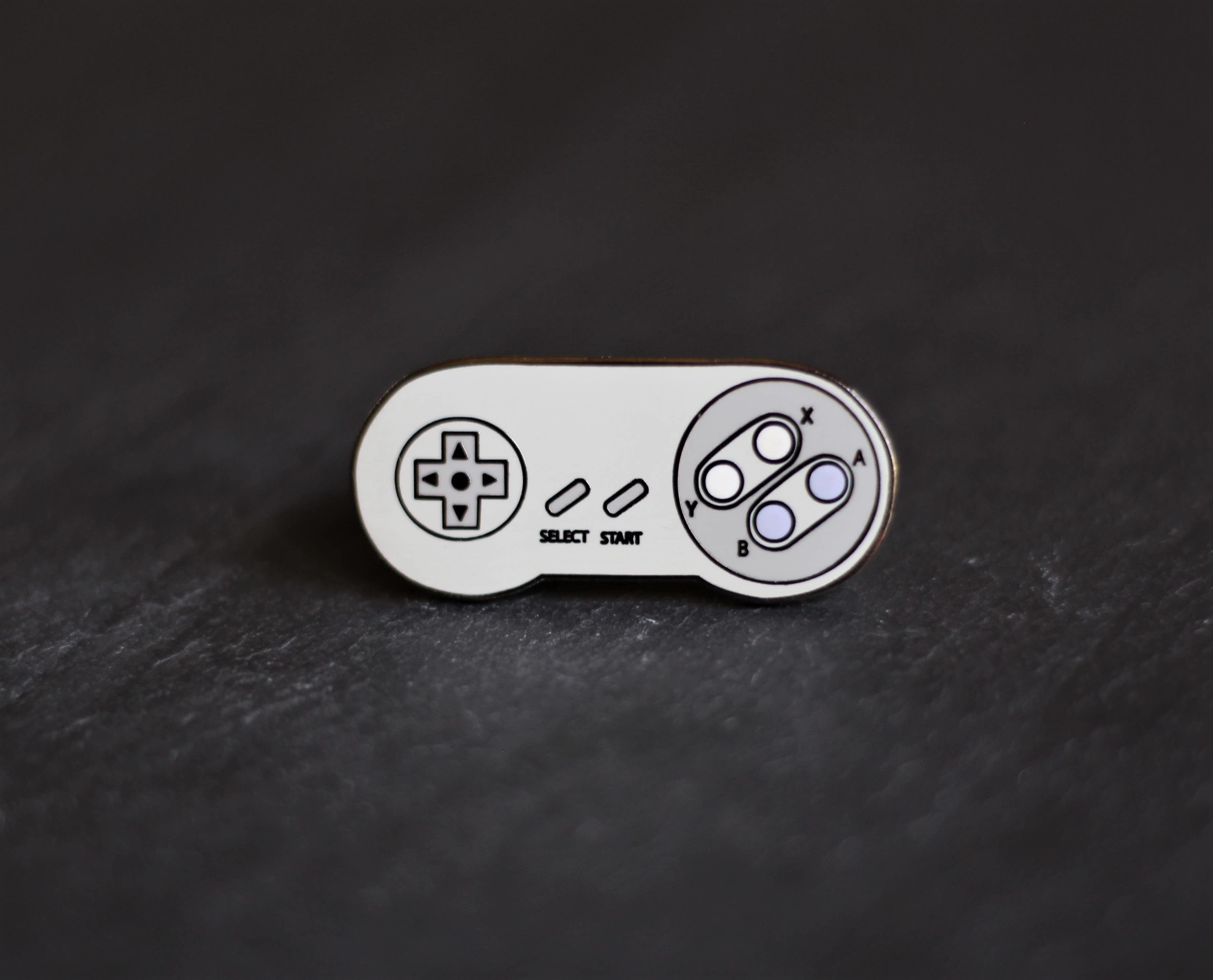 SNES Controller – Nintendo Enamel Pin