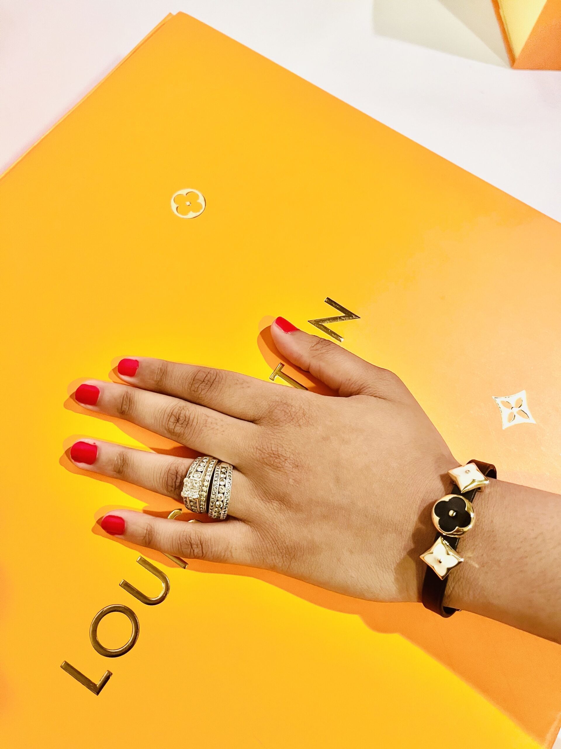 Women Fashion Design Bracelet