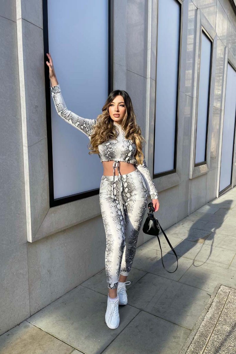 Women Cropped Top Jogger Lounge Set